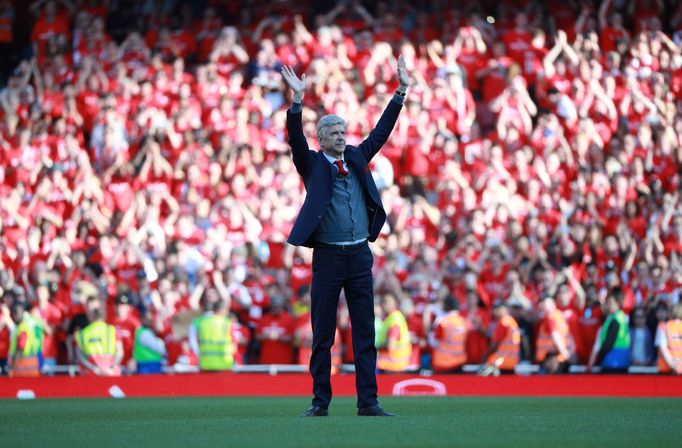 Arséne Wenger se loučí s Arsenalem v posledním domácím zápase proti Burnley