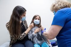 Očkování pro děti od pěti let má zelenou i v Česku. Čeká se na schválení od agentury