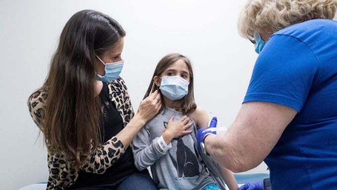 Život v pandemii - Libor Grubhoffer o vakcínách proti covidu-19 pro děti