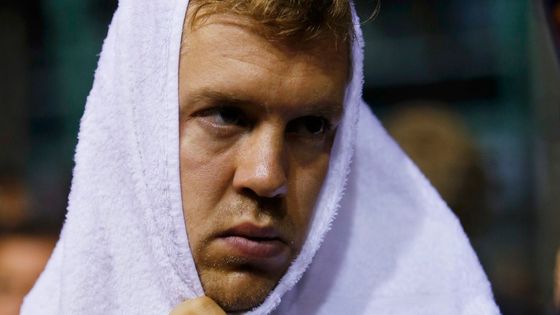 FOTO Vettel jako Marfuša z Mrazíka. Tak slavil německý pilot