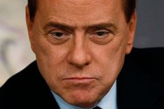 Italové odmítli jádro i imunitu pro Berlusconiho