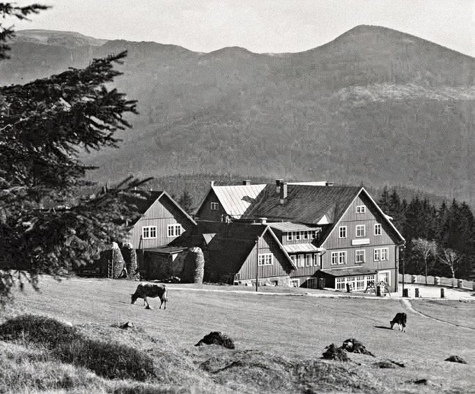 Medvědí bouda v Krkonoších kolem roku 1960