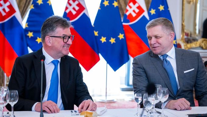 Diplomat Miroslav Lajčák a premiér Robert Fico.
