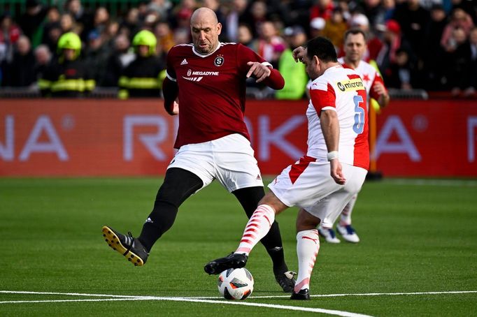 Jan Koller a Tomáš Hunal v silvestrovském derby veteránů Sparta - Slavia