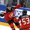 Michael Carcone and Tyler Toffoli slaví titul po vítězství ve finále Kanada - Německo na MS 2023