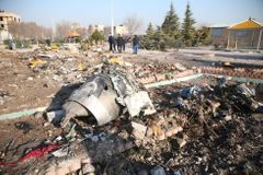 Íránská raketa zabila posádku ukrajinského letadla okamžitě, tvrdí Kyjev