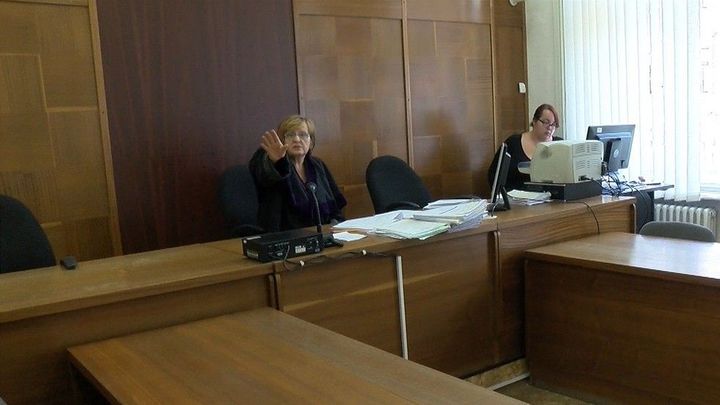 Jak soudkyně chtěla šest milionů poté, co se neprokázalo, že brutálně týrala dceru