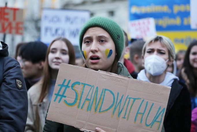 Záběry z pražské demonstrace na Václavském náměstí na podporu napadené Ukrajině.