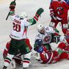 Hokej, KHL, Lev Praha - Kazaň: radost Kazaně z gólu Janne Pesonena (20)
