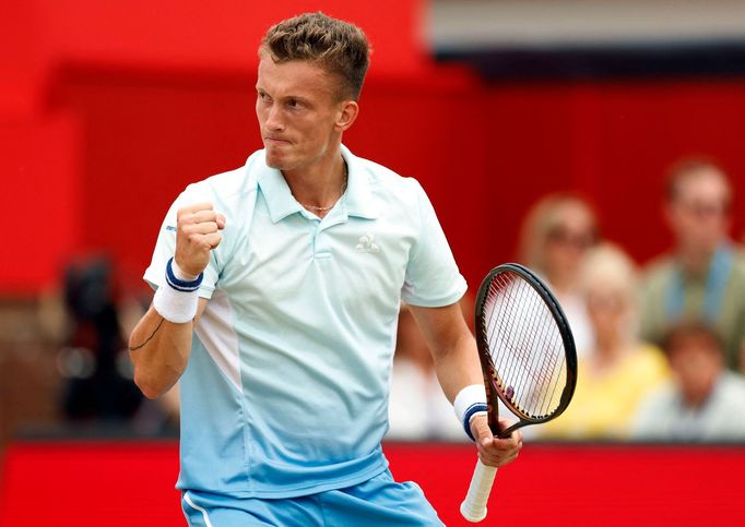 Jiří Lehečka - Carlos Alcaraz, Londýn Queen's Club 2025