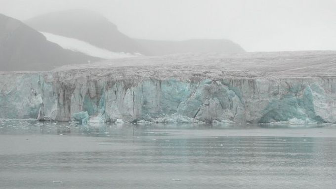 Mizející ledovec na Špicberkách