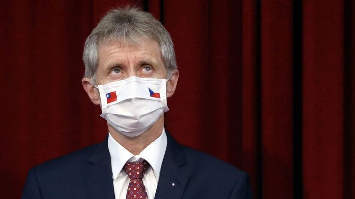 Tchajwanci změnili názor, linky na roušky předají českým firmám, říká Vystrčil