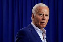 Obrovský hazard. Biden je skoro bez šance, možná zasáhne Obama, říká znalec USA