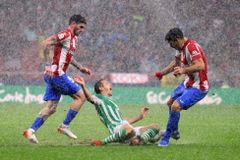 Atlético Madrid porazilo Betis 3:0, San Sebastián přišel o výhru v nastaveném čase