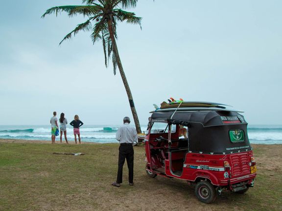 Nejlepší podmínky pro surfování jsou na Srí Lance od prosince do dubna, kdy také končí hlavní sezona.