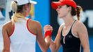 Alize Cornetová a Denisa Allertová na Australian Open 2015