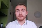 Už to není jen strašení. Macron je na dně, Francii hrozí občanská válka, tvrdí Černý