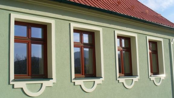 Dřevěná okna VEKRA NATURA 68, dřevina: smrk, barevný základ: modřín