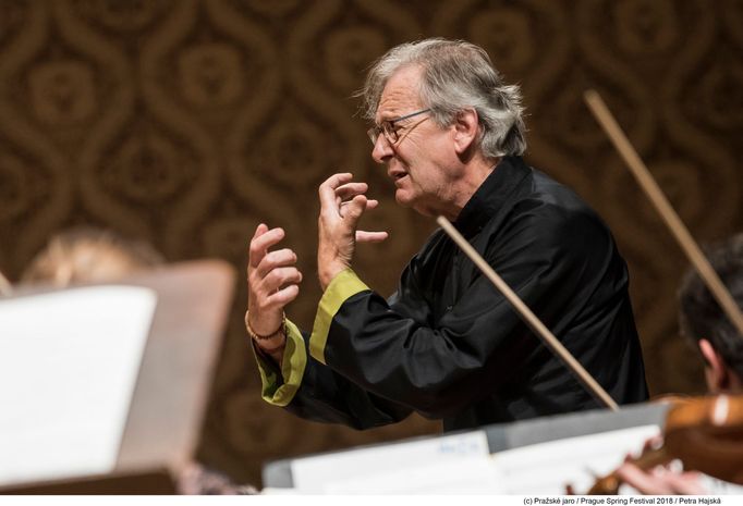 Sir John Eliot Gardiner předloni na festivalu Pražské jaro dirigoval orchestry  staré hudby Monteverdi Choir a English Baroque Soloists.