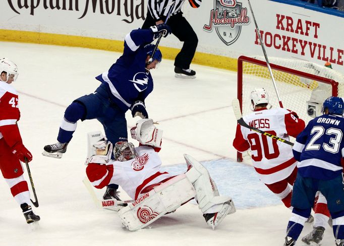 Detroit Red Wings at Tampa Bay Lightning (Petr Mrázek)