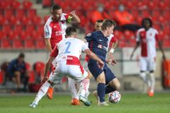Video: Slavia pojede do Dánska bez vstřeleného gólu, remízu v závěru zachránil Kolář