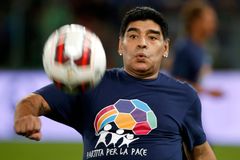 Maradona dál válčí s obezitou. Znovu si nechal zmenšit žaludek