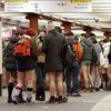 No Pants Subway Ride neboli jízda metrem bez kalhot