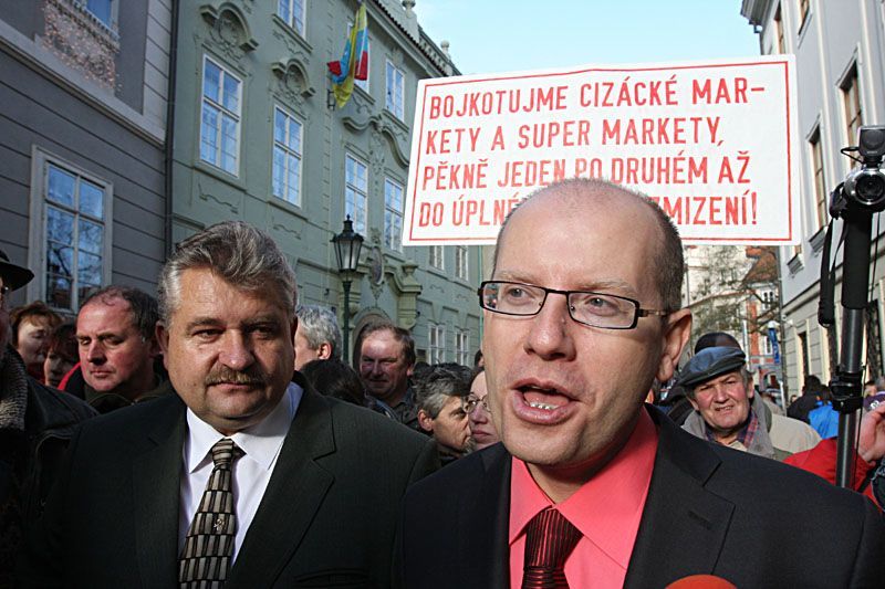 Zemědělci protestují na Malé Straně