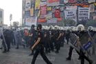 Parlament: Turecká policie smí střílet do demonstrantů