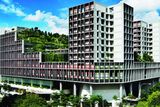 Vítězem letošního ročníku prestižní světové ceny za architekturu World Building of the Year 2018 se stal projekt kampusu pro seniory v Singapuru (WOHA Architects). Objekty nabízí bydlení ve 104 apartmánech a také dostupnou sociální a zdravotní péči.