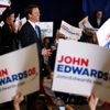 Demokratický kandidát John Edwards zabodoval a porazil Hillary Clintonovou.