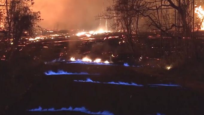 U havajské sopky Kilauea hořely modré plameny. Mohl za ně metan.