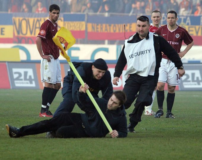 Bitka fotbalových fanoušků klubu AC Sparta Praha