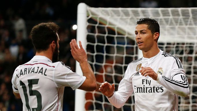 Cristiano Ronaldo a Dani Carvajal slaví gól