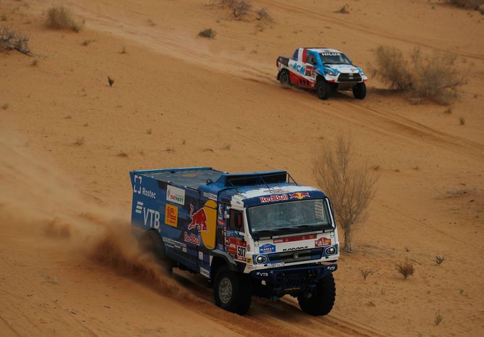 Dmitrij Sotnikov (Kamaz) v 7. etapě Rallye Dakar 2021