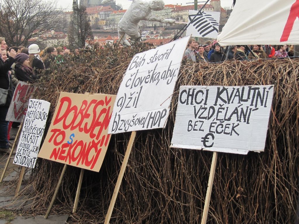 Týden neklidu - transparenty