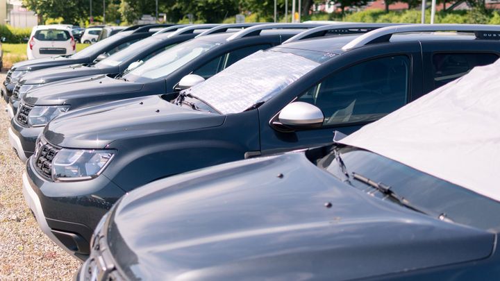 Peklo v Dacii Duster: Test zkoumal, jak nejlépe zabránit rozpálení auta na slunci; Zdroj foto: ADAC