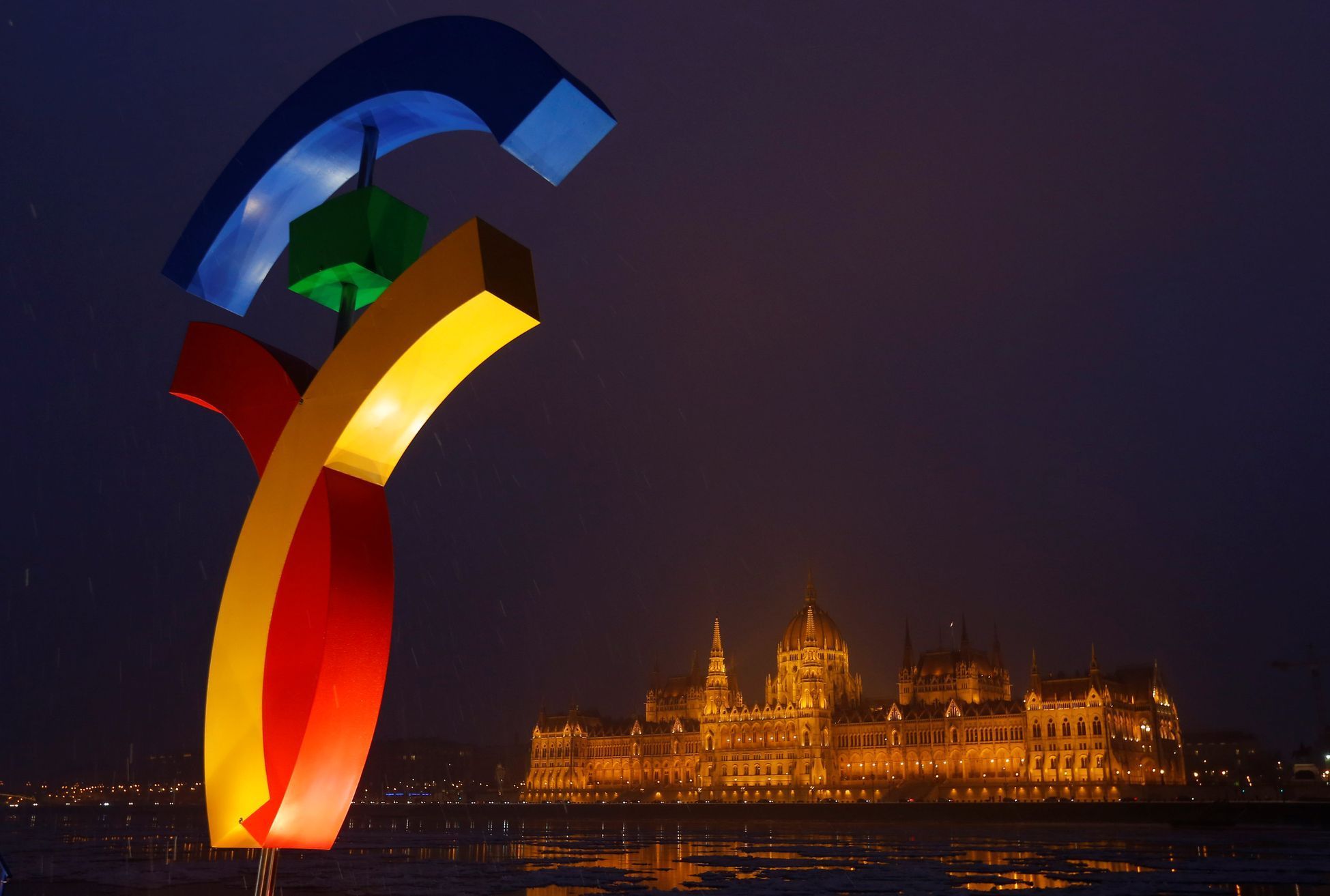 Olympijské logo pro hry v Budapešti