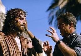 Mel Gibson (vpravo) při režii snímku Umučení Krista