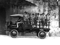Nash Qaud se všemi koly poháněnými, brzděnými i řízenými se ve výrobě udržel 15 let (1913-1928) a zasáhl i do první světové války.