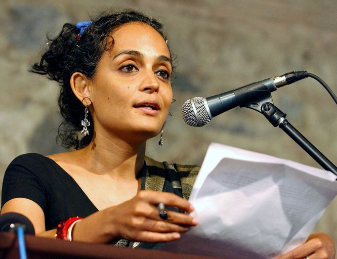 Spisovatelka Arundhati Roy v roce 2005.