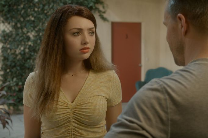 Peyton Listová jako Tory.