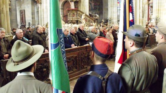 Foto: Na památku obětem heydrichiády. V katedrále uctili pomocníky parašutistů