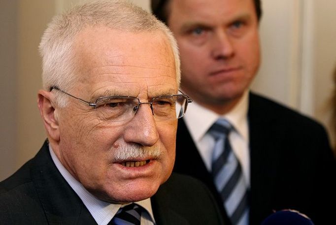 Václav Klaus po jednání se Stranou zelených sdělil, že se jim podařilo "oddémonizovat" některá témata. Nicméně sympatie Martina Bursíka si prezident svými názory na životní prostředí nezískal.