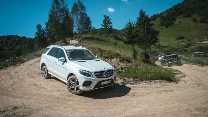 Daimler musí kvůli emisím svolat 60 000 aut. Už kvůli tomu snížil odhad zisku