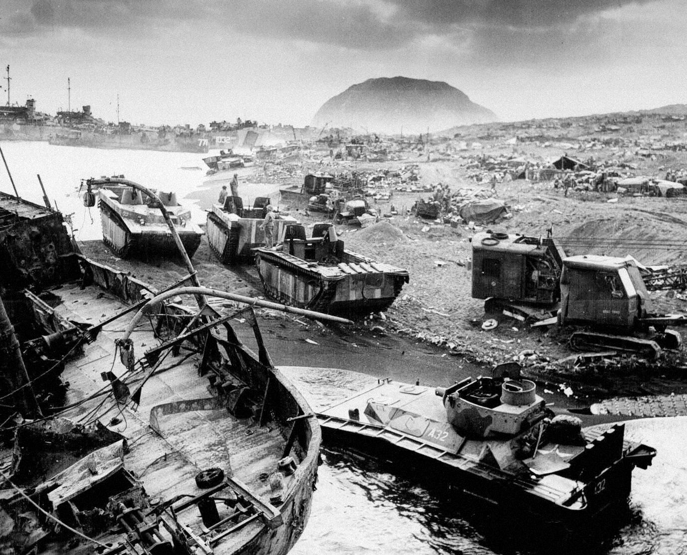 Jednorázové užití / Fotogalerie / Uplynulo 75 let od bitvy o japonský ostrov Iwo Jima / PB