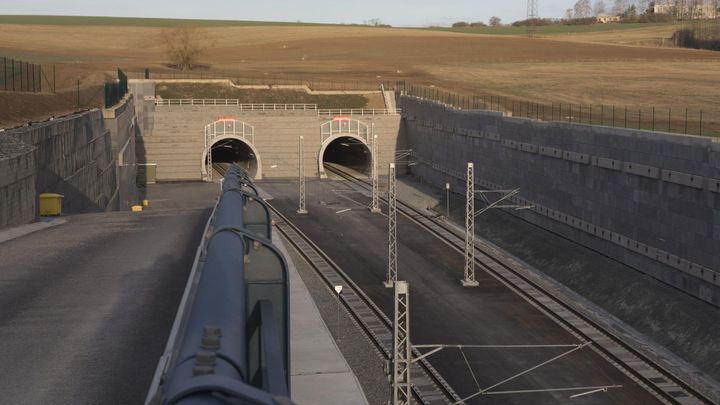 Nejdelší tunel v Česku slaví narozeniny. Z Rokycan se díky němu stalo předměstí Plzně