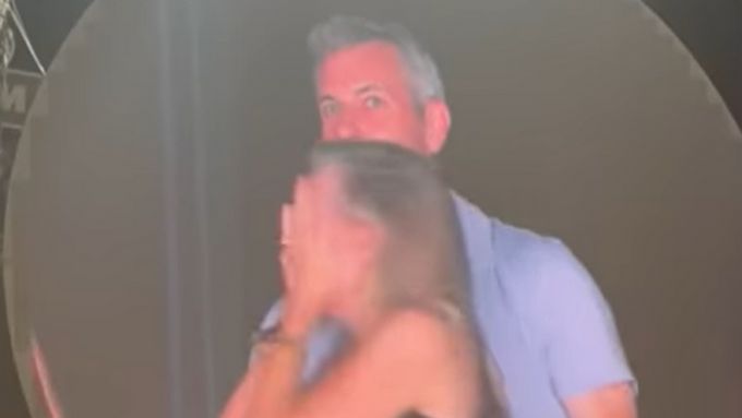 Video za poslední týden nasbíralo miliony zhlédnutí.