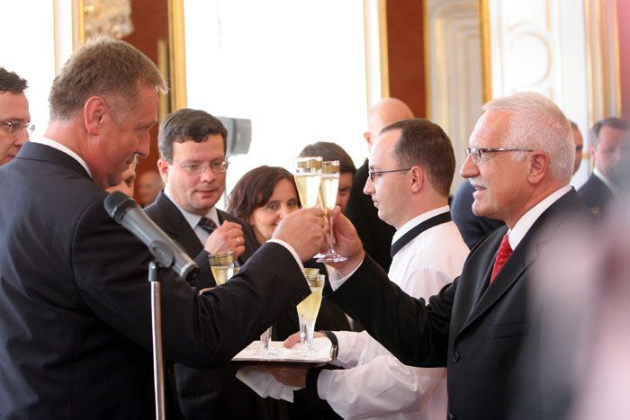 Prezident jmenoval Topolánkovu vládu
