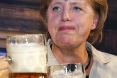 Merkelová znovu šéfkou CDU, dostala 98 procent hlasů